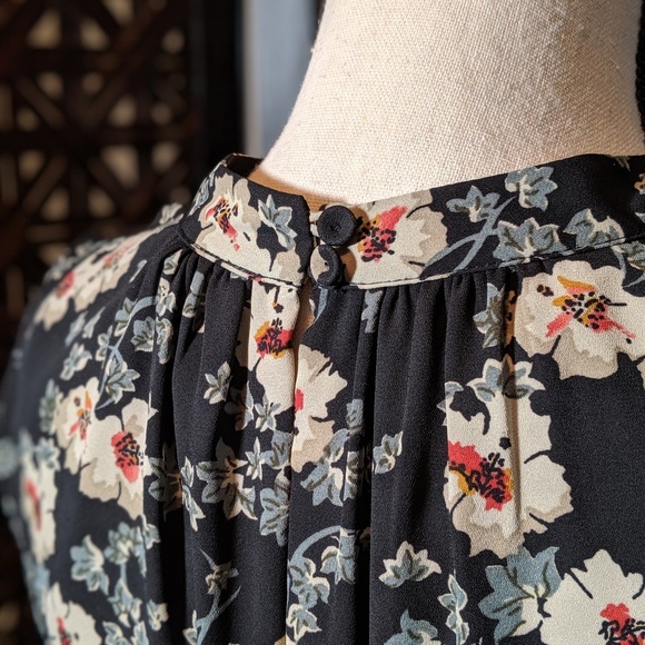 EUC DR2 Dress - Picture 3 of 7